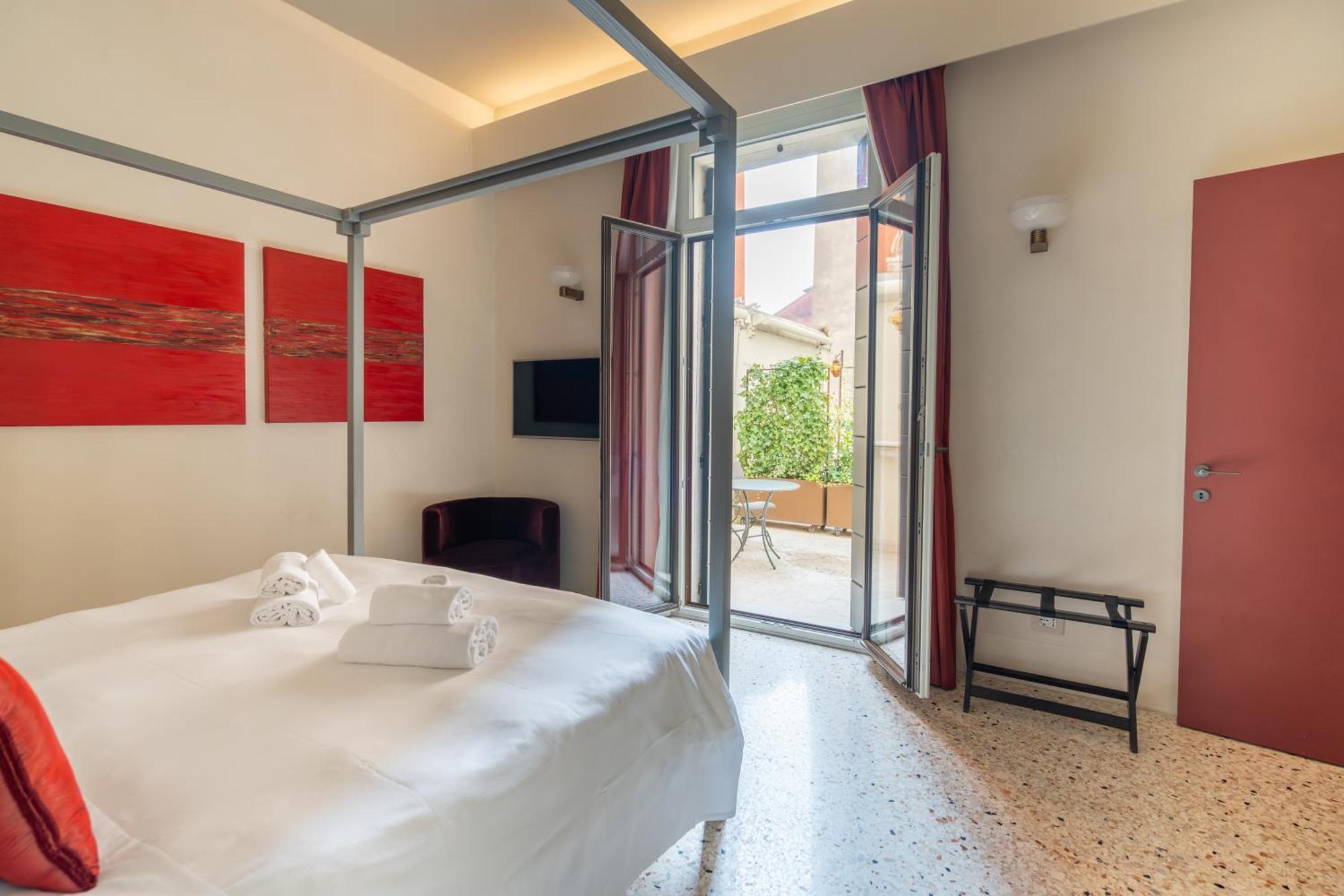 Palazzo Morosini Degli Spezieri - Lifestyle Apartments Венеция Екстериор снимка