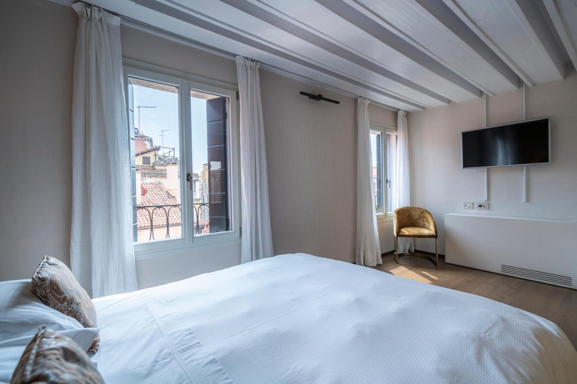 Palazzo Morosini Degli Spezieri - Lifestyle Apartments Венеция Стая снимка